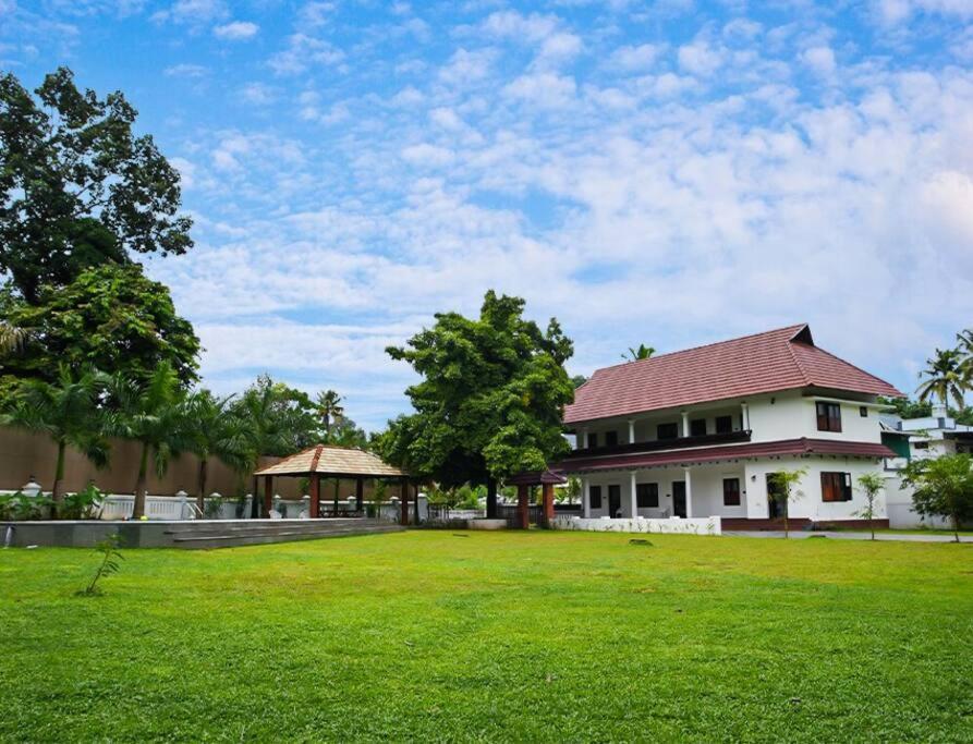 Tamarind Heritage Holiday Home Angamaly Bagian luar foto